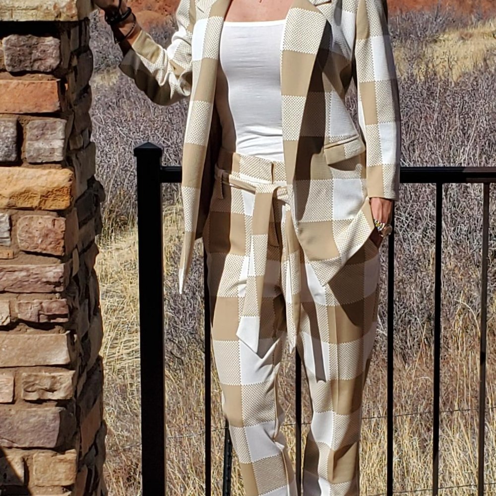 New York & Company NWOT Tan & Cream Plaid Pantsuit with matching Cami included.